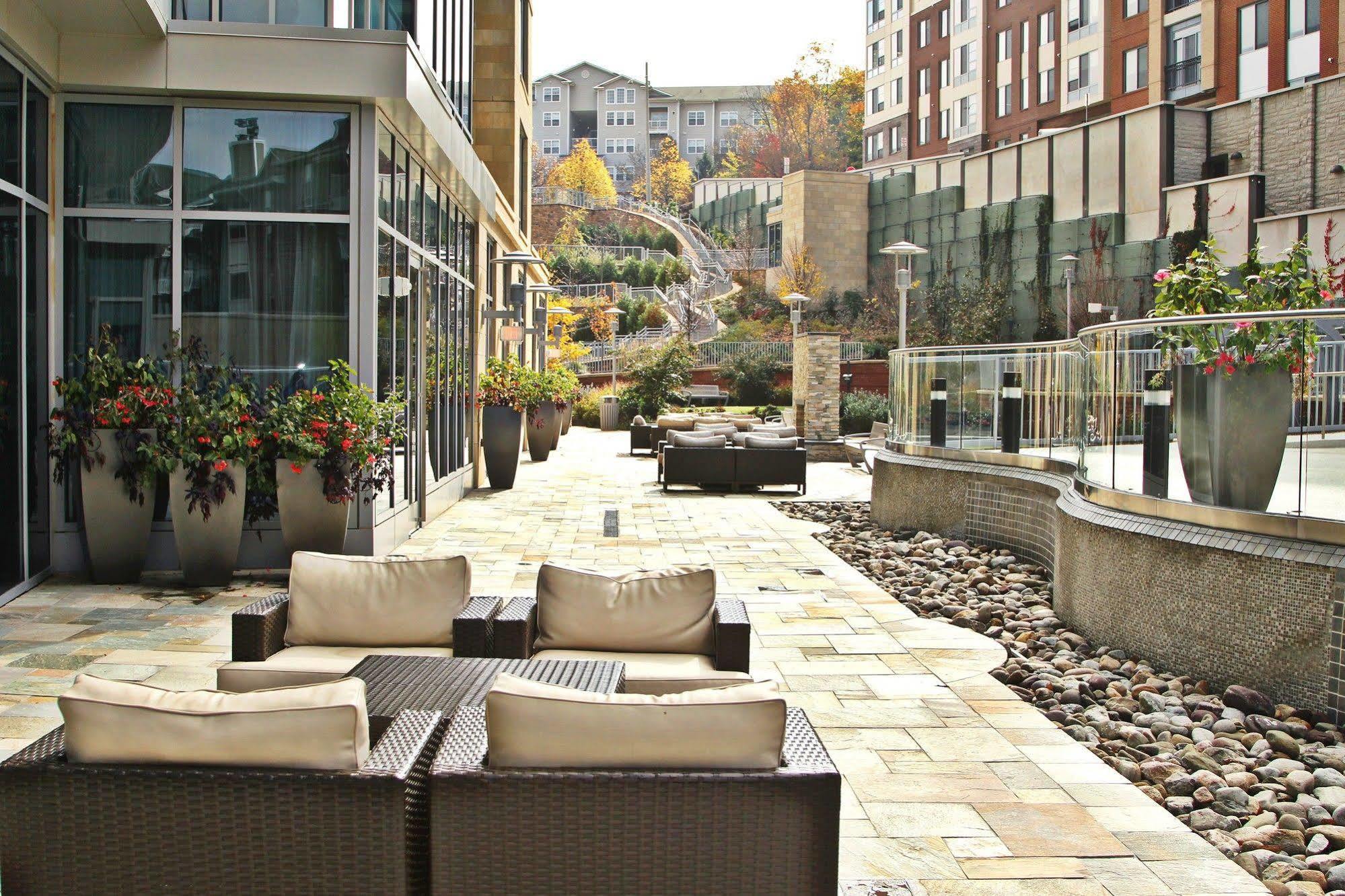 Weichert Suites At The Ovation McLean Exterior photo